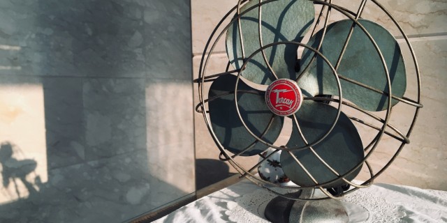 Cuidant les Instal·lacions Elèctriques a l'Estiu: Mantenir l'Energia Fluint en Temps de Calor